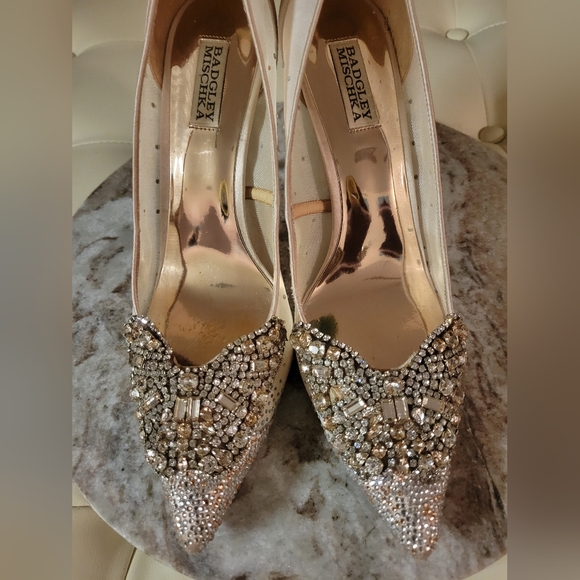 Badgley Mischka Glittering Silver Heels - Picture 14 of 16
